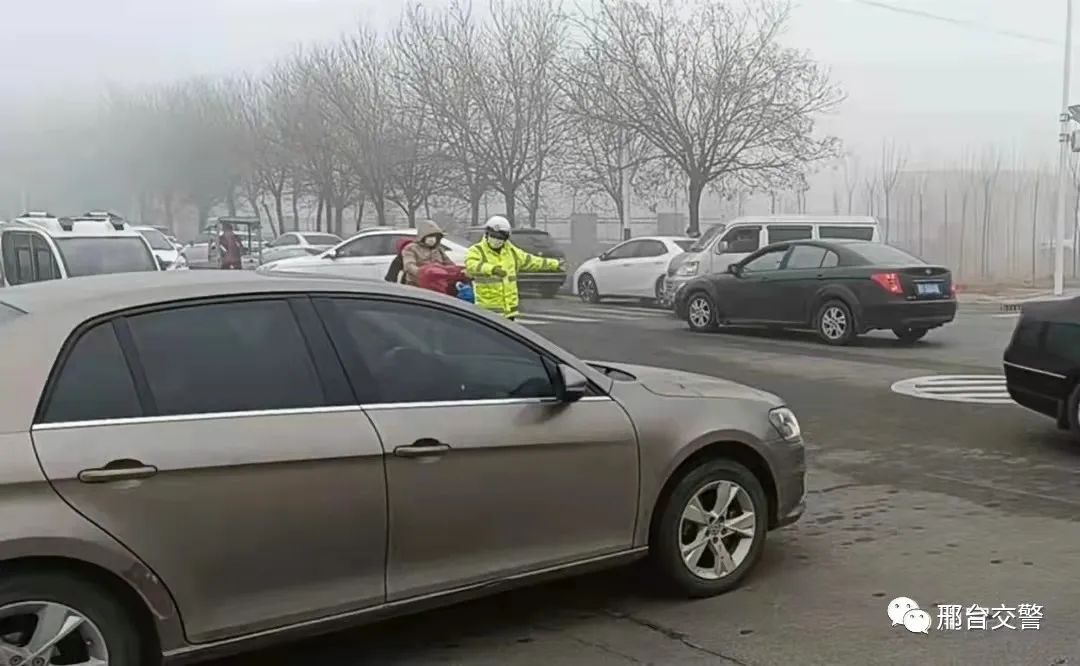 南宮交警“四步走”扎實(shí)做好校車(chē)安全管理工作