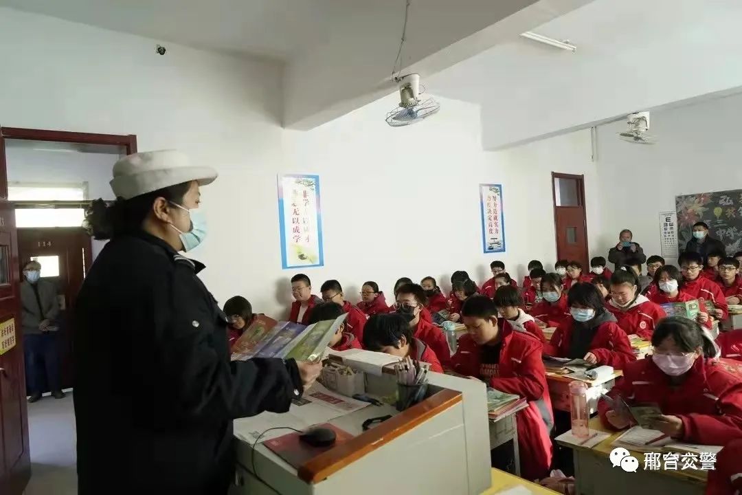 南宮交警“四步走”扎實(shí)做好校車(chē)安全管理工作