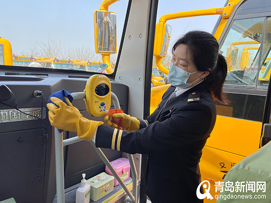 三方聯(lián)控城運(yùn)控股交運(yùn)溫馨校車為學(xué)生筑牢防疫“安全網(wǎng)”