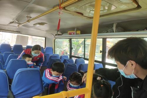 萌水鎮(zhèn)中心幼兒園：校車安全，用心守護(hù)