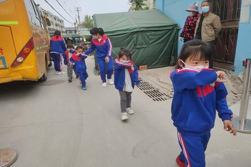 萌水鎮(zhèn)中心幼兒園：校車安全，用心守護(hù)