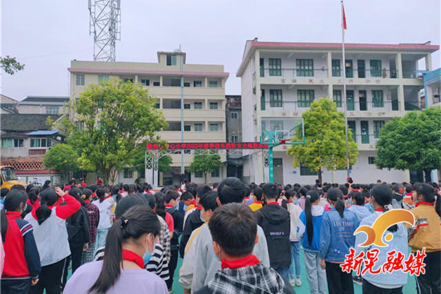 波洲鎮(zhèn)中心小學(xué)開展校車消防安全疏散演練