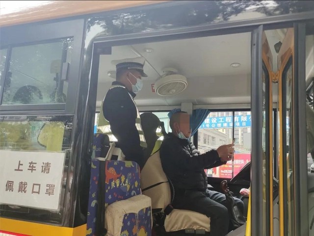 嚴(yán)把校車(chē)安全關(guān) 護(hù)航平安上學(xué)路