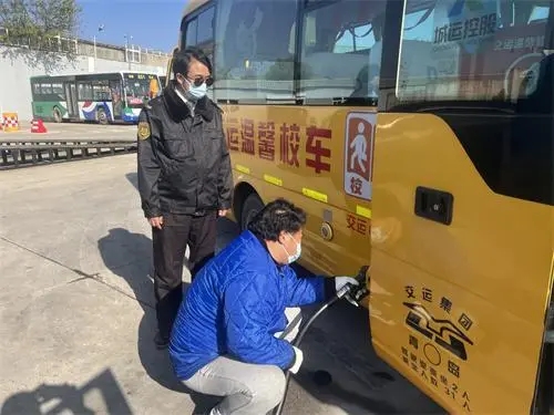 全力保障學生乘車安全！青島溫馨校車公司多舉措應對寒潮天氣