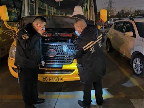 全力保障學生乘車安全！青島溫馨校車公司多舉措應對寒潮天氣