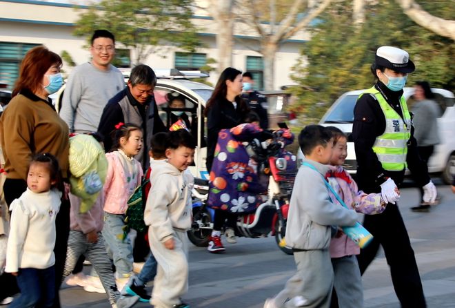 【豫筑平安】護校安園，河南交警在行動！