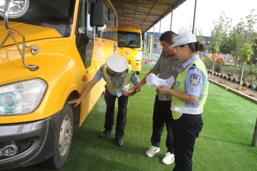 交通安全百日行動 | 筑牢安全防線 守護平安上學路