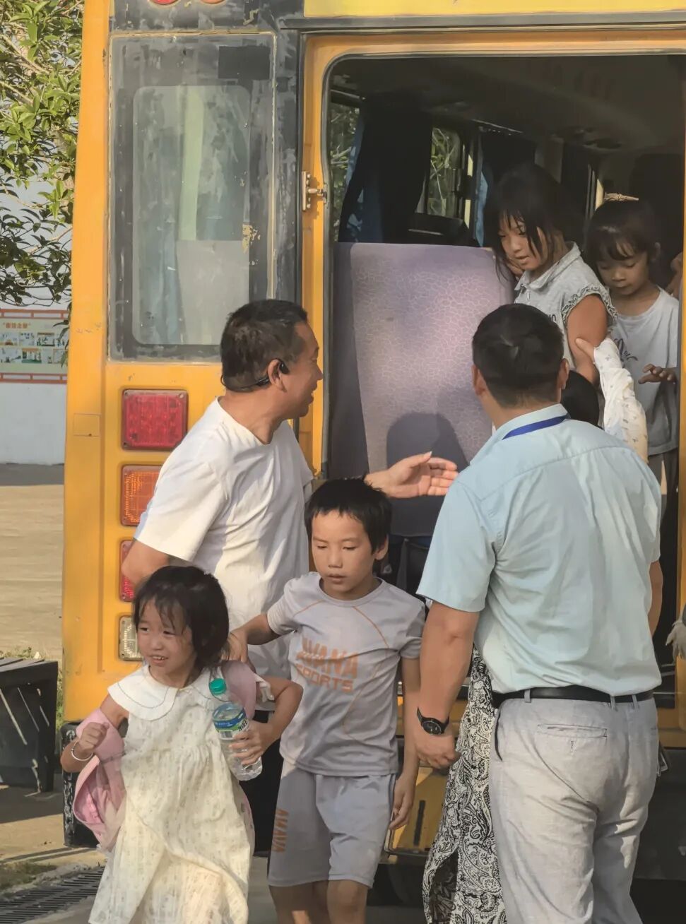 以練筑安全,守護上學路——古埠鎮(zhèn)中心小學開展校車安全應急演練 以練筑安全,守護上學路——古埠鎮(zhèn)中心小學開展校車安全應急演練