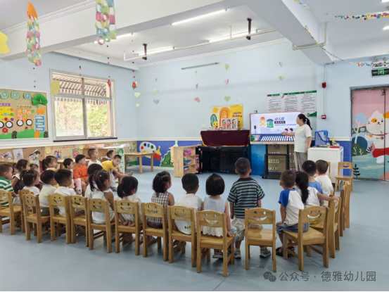 校園紀實丨以練筑防 護航成長——校車安全應急演練 校園紀實丨以練筑防 護航成長——校車安全應急演練