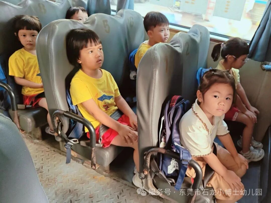 【校車演練】安全乘車，伴我同行——小博士幼兒園校車逃生安全演練活動(dòng)