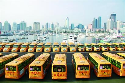 13萬(wàn)城鄉(xiāng)學(xué)子坐上專業(yè)校車