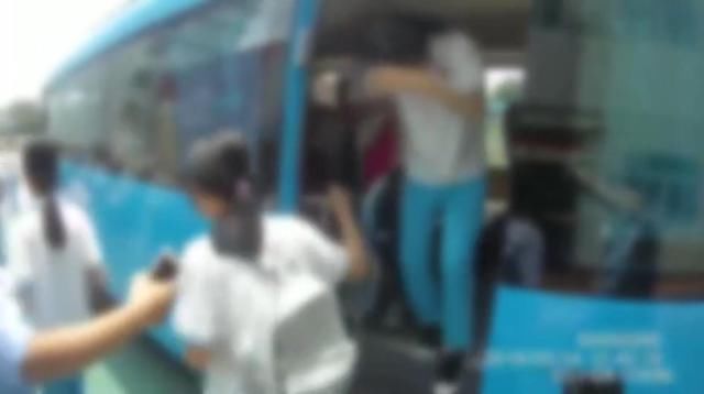校車驚魂！核載25人的“黑校車”載了42人！還有更離譜的