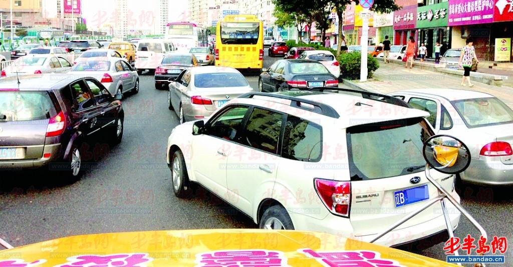 無(wú)車日跟隨校車體驗(yàn) 拍到16輛車搶道