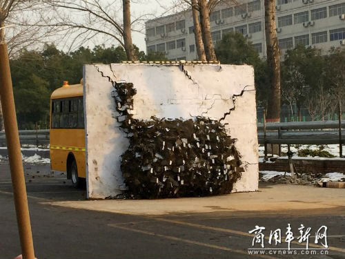 瘋狂校車直面瘋狂測(cè)試 宇通表示很淡定