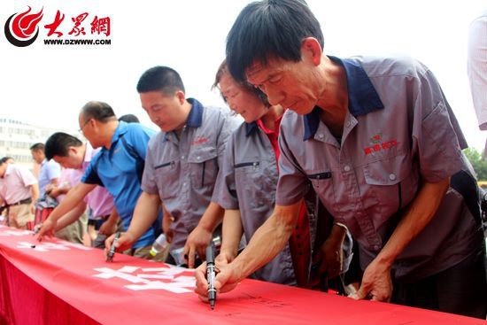 保障校車(chē)安全！莒縣舉行校車(chē)安全知識(shí)培訓(xùn)演練