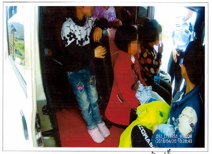 全市首例非法校車(chē)超載危險(xiǎn)駕駛案開(kāi)庭，鄭其文檢察長(zhǎng)出庭公訴