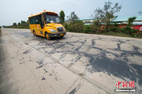 3歲泰國女童被忘校車內(nèi)熱死 司機被捕