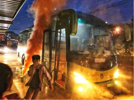 校車安全知識，小朋友乘坐校車要注意什么？