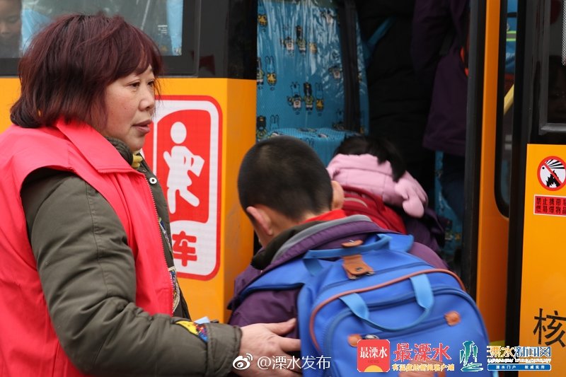 號外，溧水80輛校車投入使用！孩子座位固定，還有實時監控～