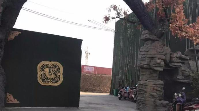 4歲男童被遺忘幼兒園校車內(nèi)8個(gè)多小時(shí), 被發(fā)現(xiàn)時(shí)尿褲子