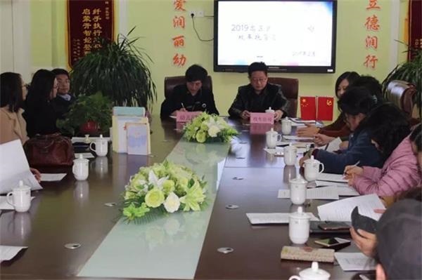 讓出行更平安 高新區舉行民辦幼兒園校車托管簽約儀式