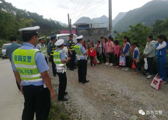 守護(hù)！莫讓“黑校車”傷害孩子的出行安全