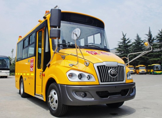 公交車和校車在同一線路，公交車可以拉線路內(nèi)的學(xué)生嗎？