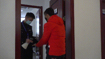 園區(qū)警方啟動重點運輸企業(yè)及校車駕駛?cè)爽F(xiàn)場審驗教育學習專場服務