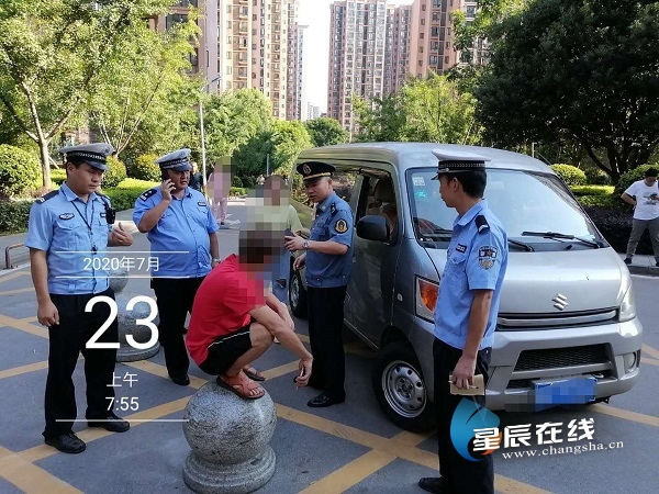 天心區(qū)開展無證校車整治行動(dòng)