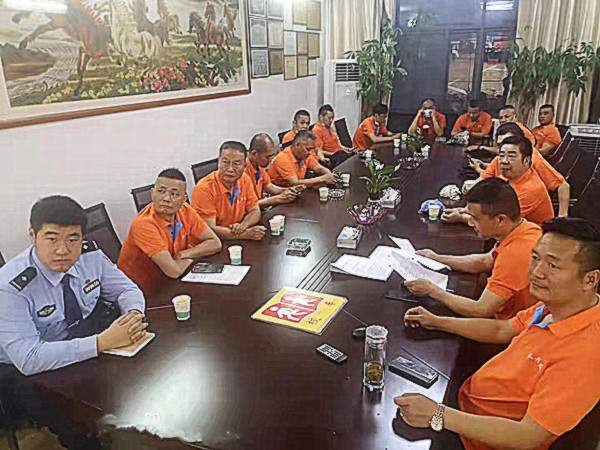 湖北：關(guān)注校車安全，鄂州大興校車一直在行動