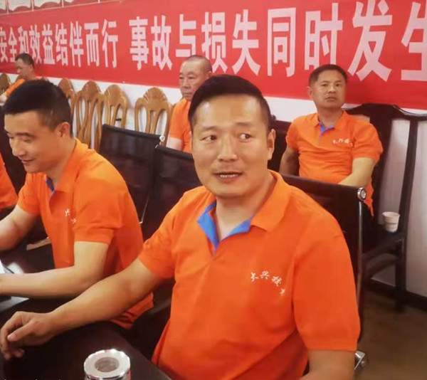 湖北：關(guān)注校車安全，鄂州大興校車一直在行動