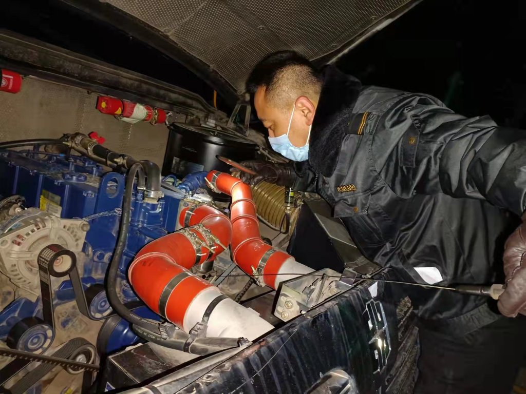 讓孩子們溫暖乘車！青島2000余輛溫馨校車全面開暖風