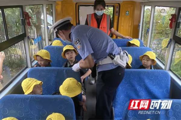 治頑記丨北斗系統(tǒng)巡校車、“一車一碼”查渣土車，科技助力長沙治頑