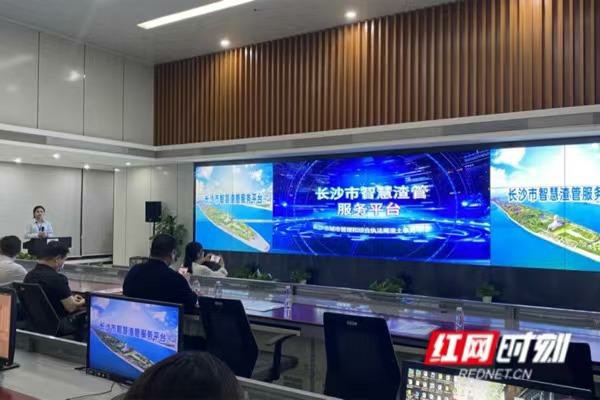 治頑記丨北斗系統(tǒng)巡校車、“一車一碼”查渣土車，科技助力長沙治頑