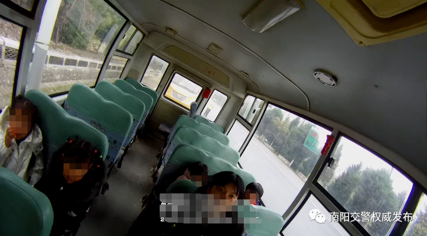 【文明交通·違法曝光】不合規(guī)校車，坐不得！