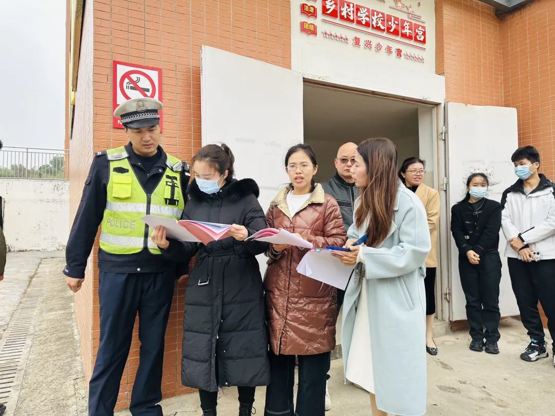強(qiáng)化校車安全“大檢查”，擰緊校車出行“安全閥”