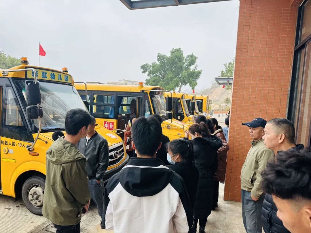 強(qiáng)化校車安全“大檢查”，擰緊校車出行“安全閥”