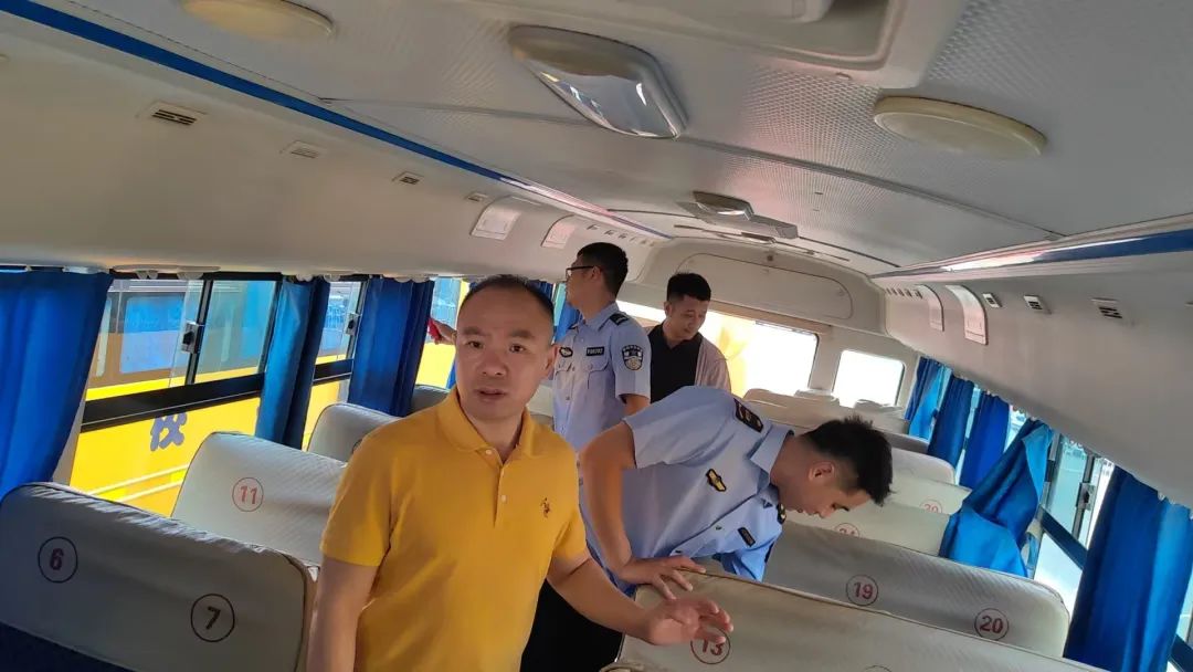 安全護航|渾南區(qū)多部門聯(lián)合開展校車安全檢查