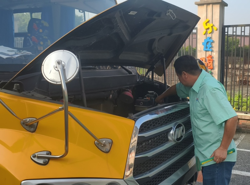 校車演練不松懈,安全意識記心間——蘆苞鎮中心幼兒園2025年秋季學期校車消防演練 87008b6e8970fe7523f2547e01e24693.jpg