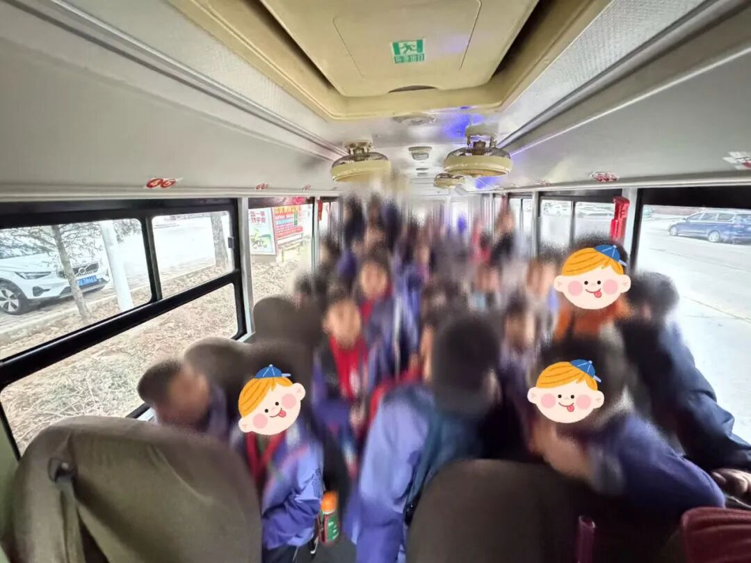 【冬季行動(dòng)】交通安全百日行動(dòng):學(xué)生校車(chē)超員,河津公安交警及時(shí)查獲轉(zhuǎn)運(yùn)消隱患 【冬季行動(dòng)】交通安全百日行動(dòng):學(xué)生校車(chē)超員,河津公安交警及時(shí)查獲轉(zhuǎn)運(yùn)消隱患