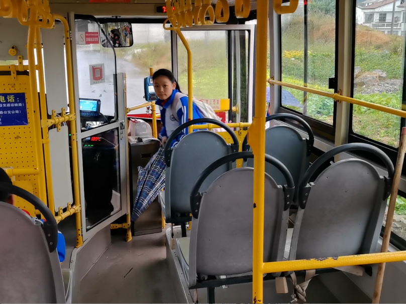 愛心護航：海清鄉鎮公益校車溫暖啟程！