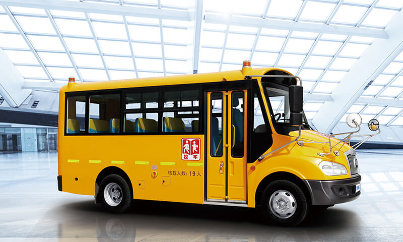 哈市多部門聯動齊抓共管審核發放校車標牌5461個