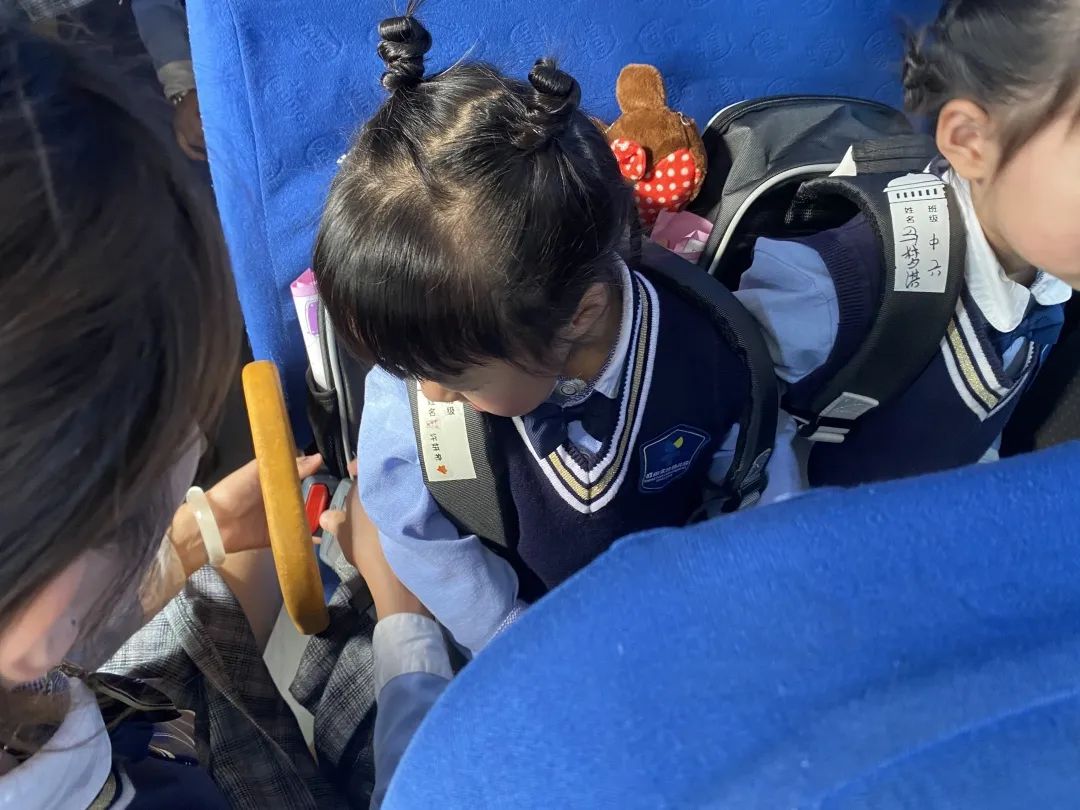 【校車安全】平安乘車，為愛護航——成田實驗幼兒園校車安全應急演練