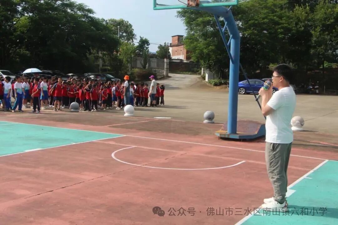 快樂乘車，安全同行——南山鎮六和小學2025—2026學年校車消防逃生演練