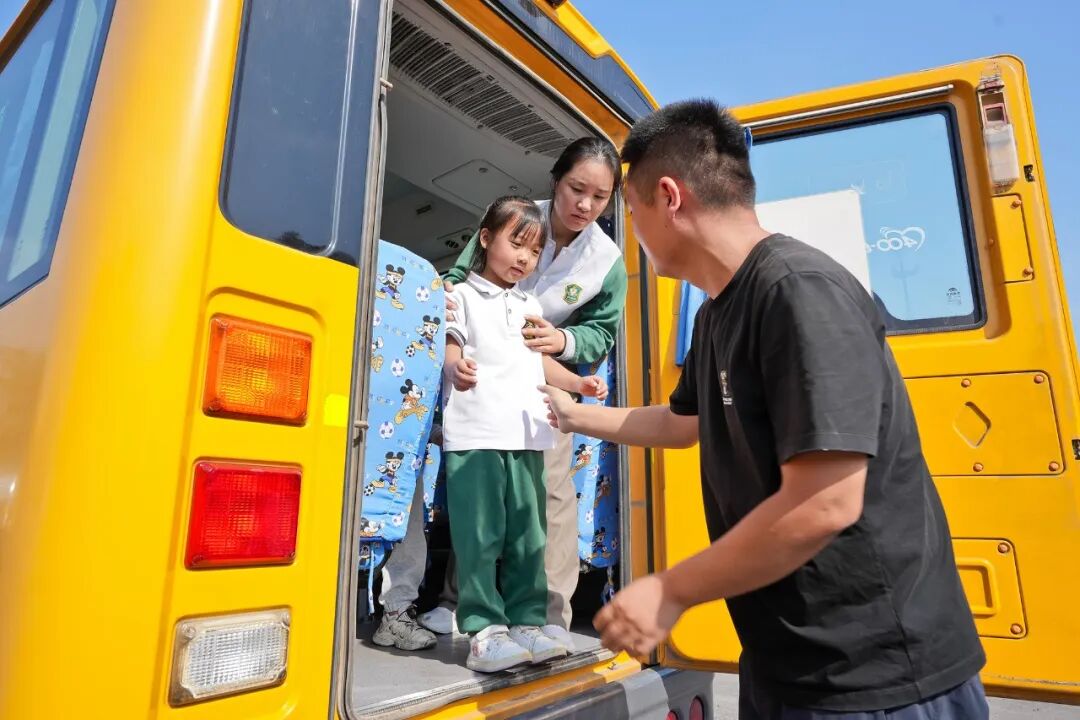 邯鄲冀南新區 | 開展幼兒園校車應急演練 筑牢校園安全防線