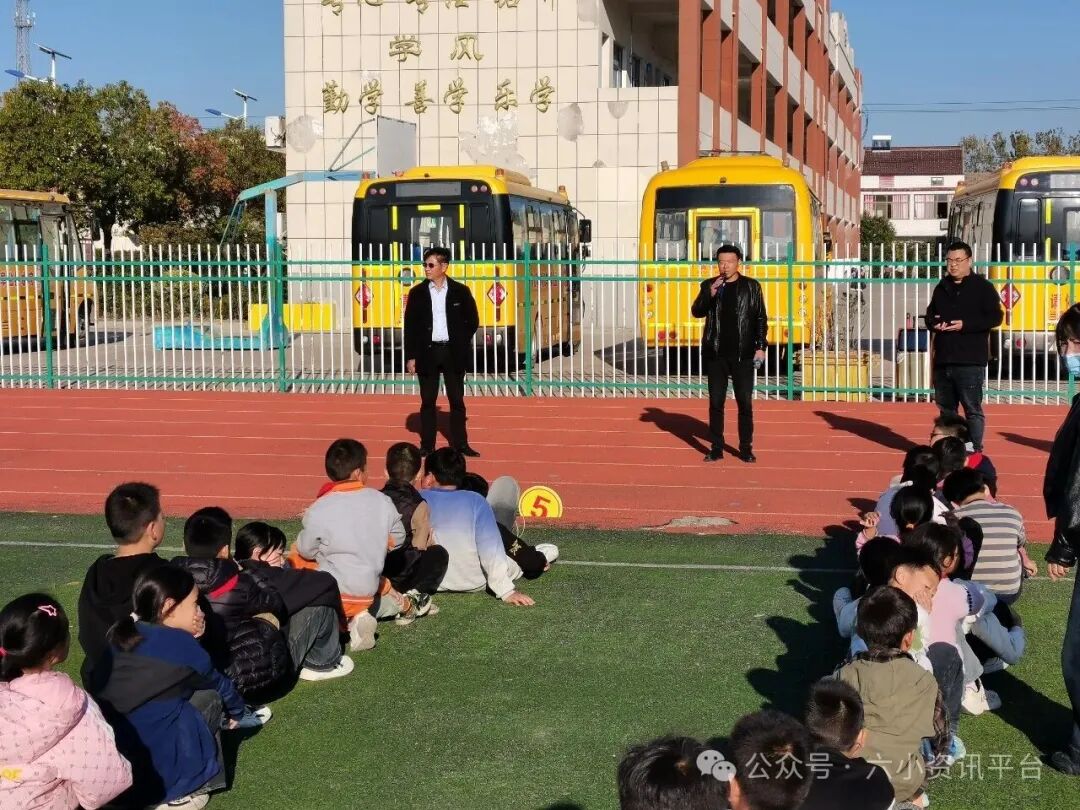 多方聯動,共保安全-------六套中心小學開展校車消防培訓與疏散演練 42.jpg
