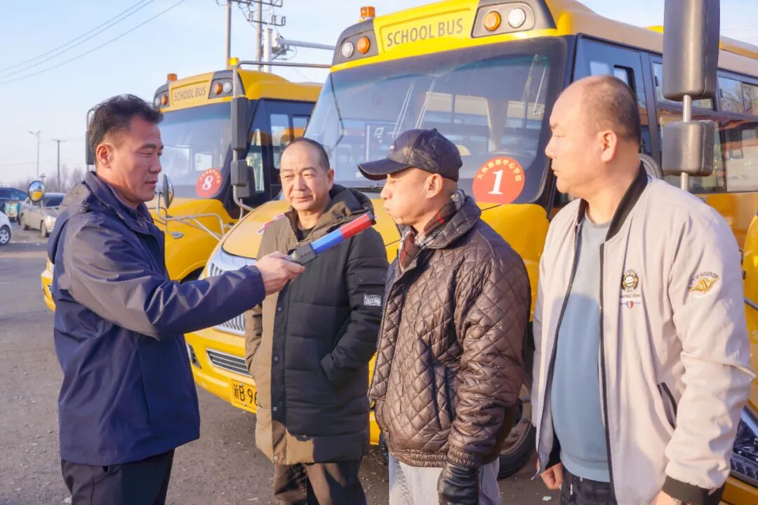 昌吉市第三批校車投入使用,鄉鎮學校校車服務實現全覆蓋 圖片