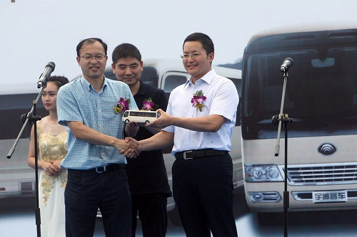 服務(wù)G20峰會(huì) 宇通T7高端公商務(wù)車(chē)正式交付杭州