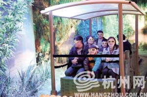 神奇校車(chē)開(kāi)進(jìn)杭州低碳科技館