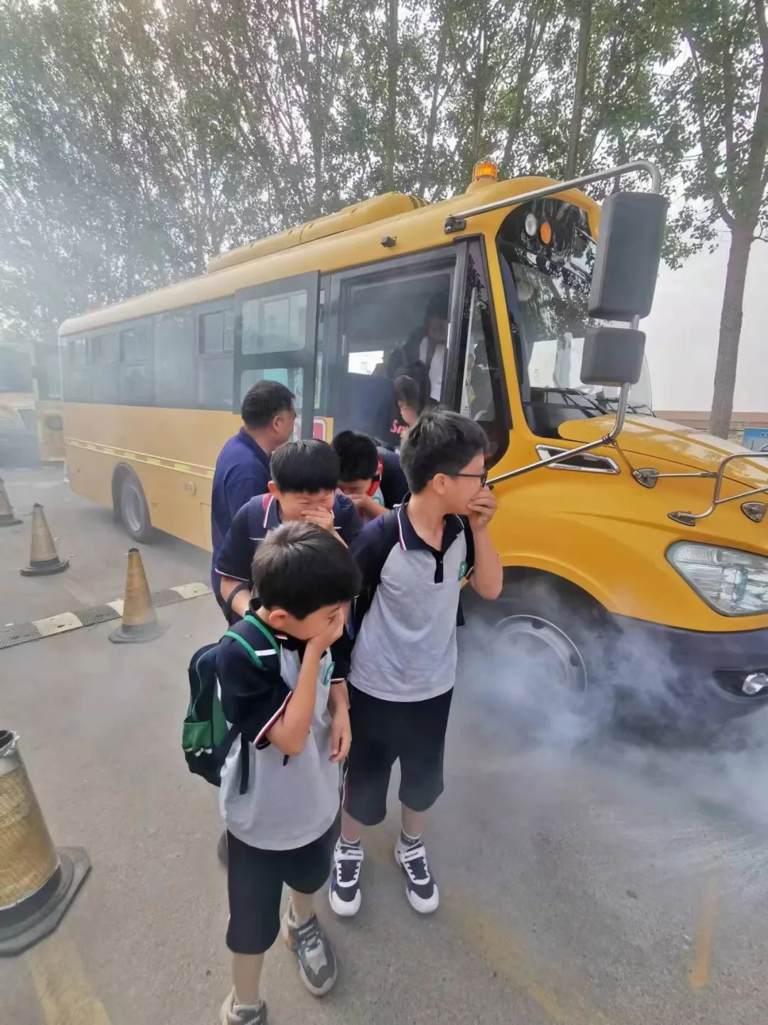 以演筑防，安全“童”行丨凱際校車開啟消防交通預案應急演練